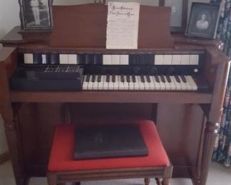 Hammond organ in nice condition