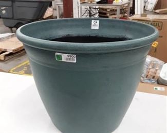 20.75 x 17 Planter
