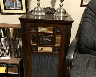 Antique Cabinet Radio