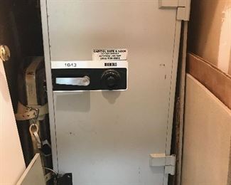 Diebold Upright Combination Safe