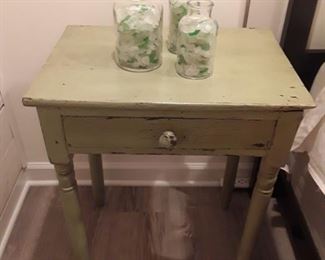 Accent Table
Beach Glass