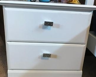PAIR OF NIGHT TABLES