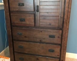 Rustic dresser with 5 drawers and a cabinet