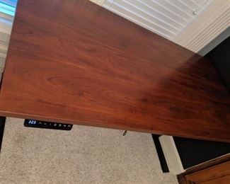 Adjustable Desk table 