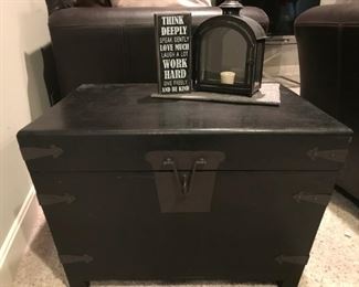 Storage chest table