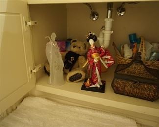 Decorative Bathroom Pieces/Appliances