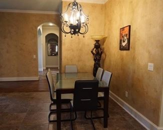 Modern Living Room Table Set. Statue/Lamp.