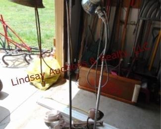 10 SHOP LIGHTS