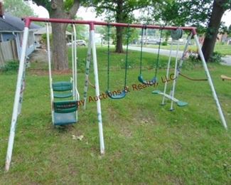 115 Metal swing set