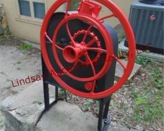 333 Vintage corn sheller