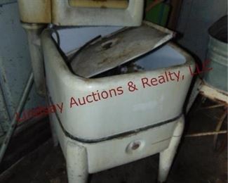 349 Wringer Washer