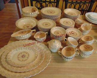 261 86 pcs Trojan Sebring 22 k gold dish set