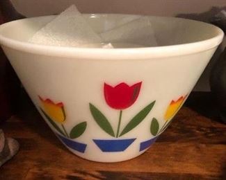 Fire King tulip Bowl set