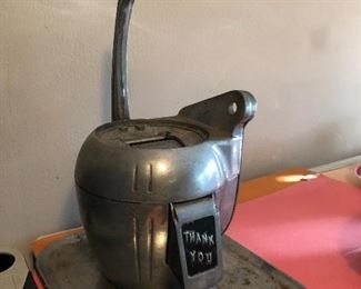 Early Atlas $0.05 peanut machine missing globe