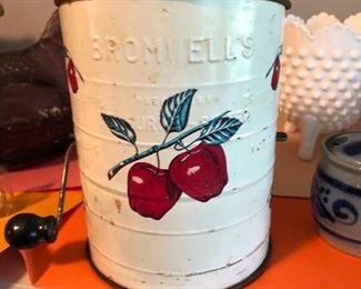 Bromwell sifter apple design