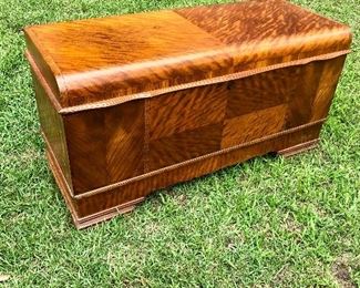 Gorgeous Lane Cedar Chest