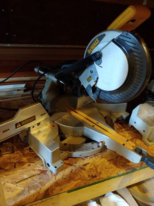 Dewalt Compound Sliding Mitre Saw