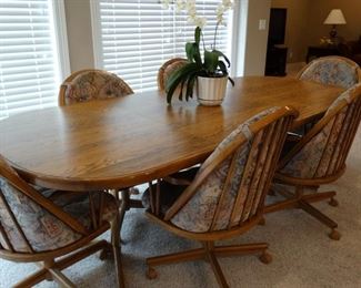 Chromcraft Kitchen table with 6 chairs