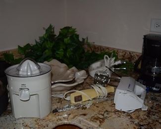 Juicer, Coffee Maker and Small Appliances