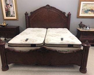 BROYHILL BEAUTIFUL KING BEDROOM SET WITH KINGDOWN SPLIT KING ADJUSTABLE MATTRESS SYSTEM WITH MASSAGE THE MATRESS SYSTEM RETAILS FOR $6000 