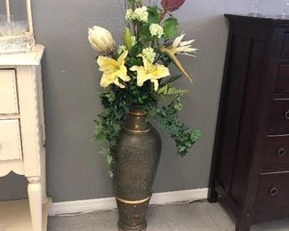 VASE WITH FLOWERS 