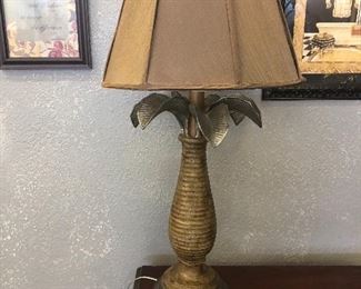 PRETTY COASTAL LAMP 
