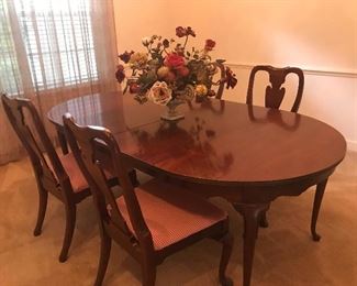 Dining table and 6 chairs