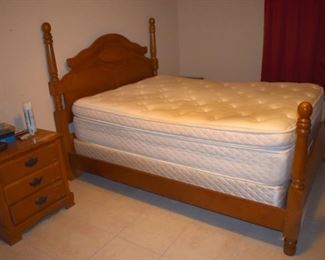 Fine Quality 8pc All-Wood Queen Bedroom Suite!