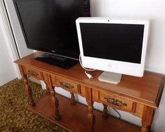 flat panel TV Apple computer