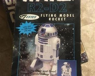 STAR WARS R2-D2 flying Model rocket