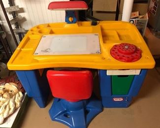 Little Tikes Vintage lighted Art desk & swivel chair