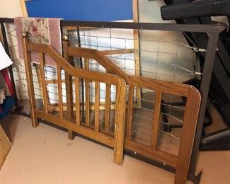 Wooden daybed (sides & springs)