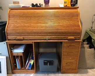 Roll top desk