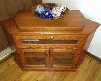 Corner TV / display unit
