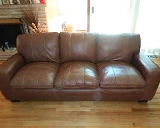 Leather sofa
Excellent condition