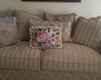 formal love seat