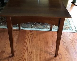 Ethan Allen 24” x 24” Table