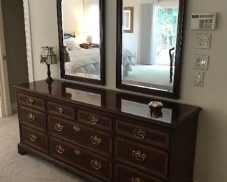 DREXEL Dresser & Mirrors