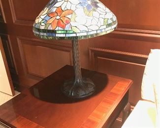 Tiffany Style Lamp & Side Accent Table w/Drawer