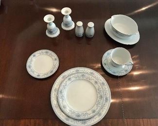 NORITAKE, "Blue Hill" Service for 10 + Serving Pieces
