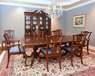 GORGEOUS HICKORY WHITE Dining Room Table w/8 Chairs & Lighted Breakfront.                                                         9 x 12 Persian Tabriz Rug 
