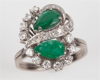 51: 18K Diamond & Emerald Cocktail Ring, 4.6dwt