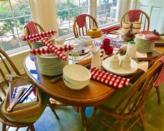 Breakfast table & 6 chairs
