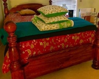 Queen Bed complete/ Linens