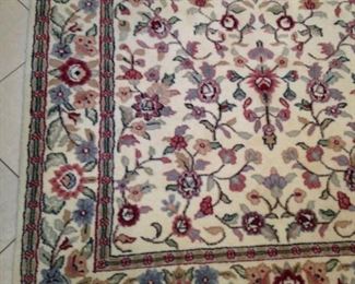 Colorful rug - 4 feet x 6 feet 