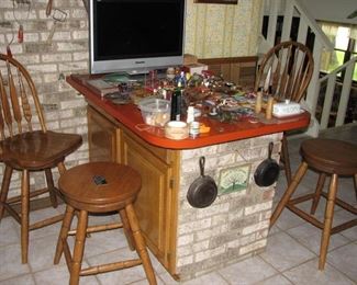 2 pair of barstools
