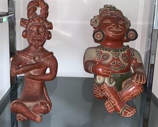 Mayan figurines 