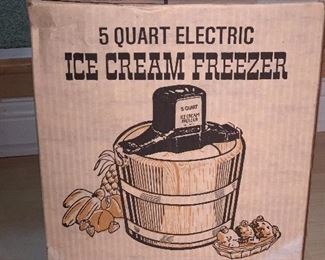 New- 5 Qrt. Ice Cream Freezer