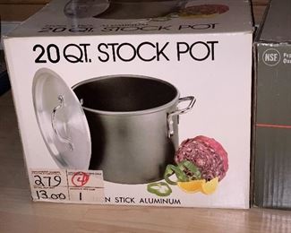 New- 20 Qrt. Stock Pot
