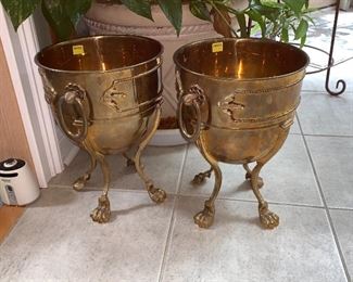 Ohh, great pair of Brass Pots